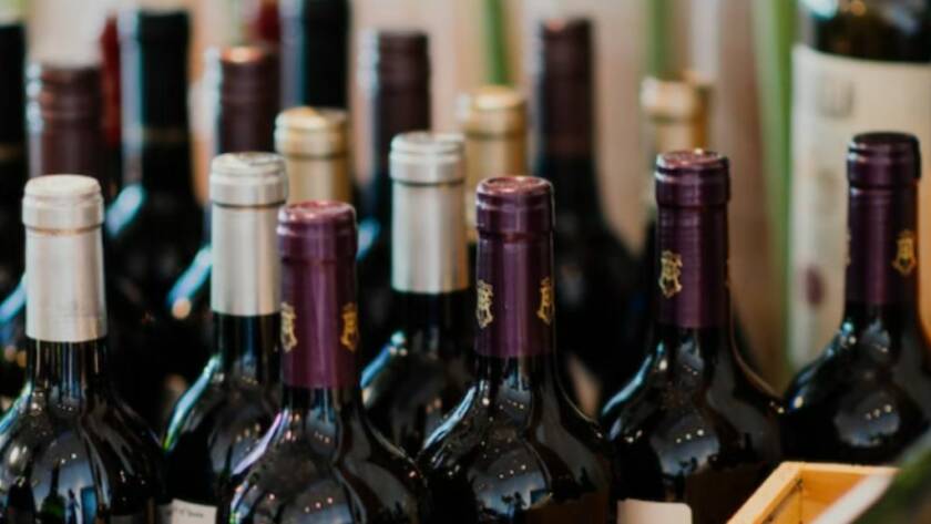 Botellas de distintos tipos de vino