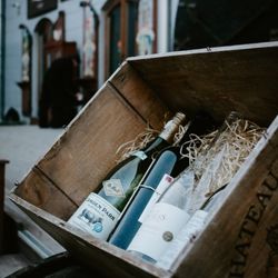 caja de regalo con botellas de vino